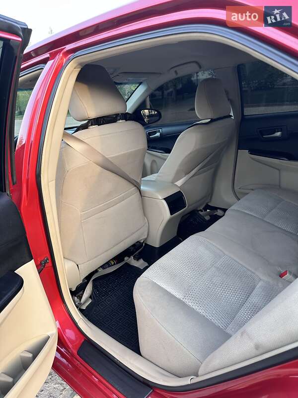Седан Toyota Camry 2013 в Кривому Розі