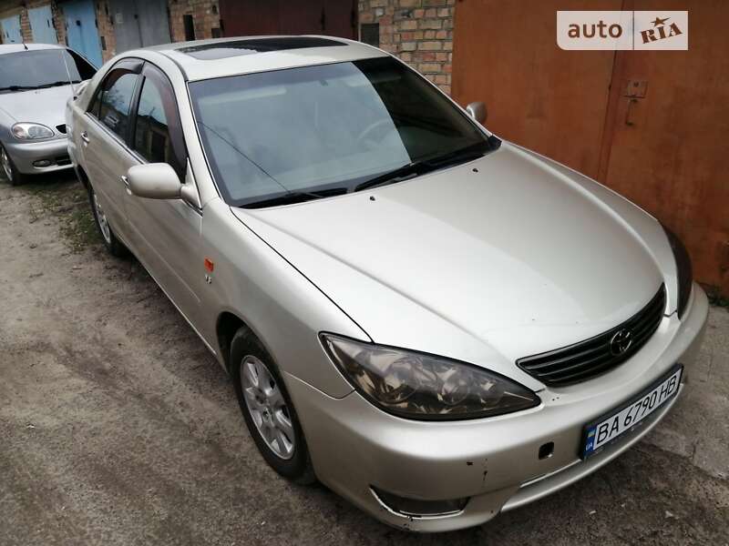 Седан Toyota Camry 2005 в Кропивницькому