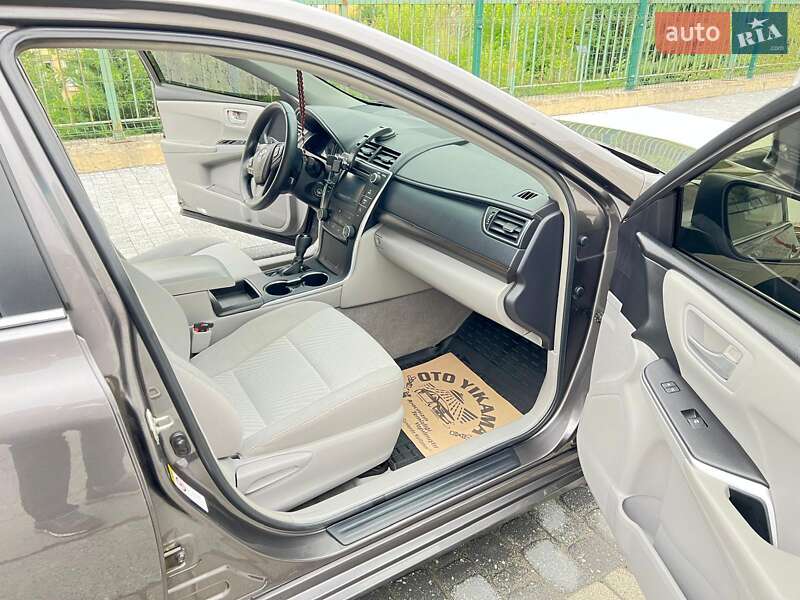 Седан Toyota Camry 2014 в Киеве фото 7 Седан Toyota Camry 2014 в Киеве