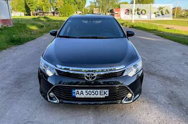 Седан Toyota Camry 2017 в Умані