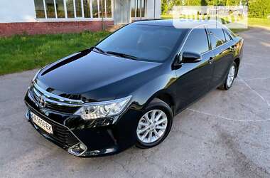 Седан Toyota Camry 2017 в Умані