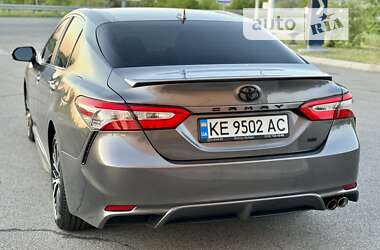 Седан Toyota Camry 2020 в Днепре