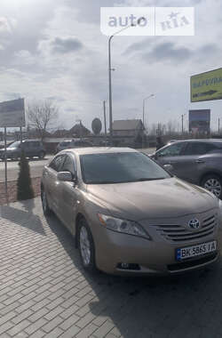 Седан Toyota Camry 2006 в Києві