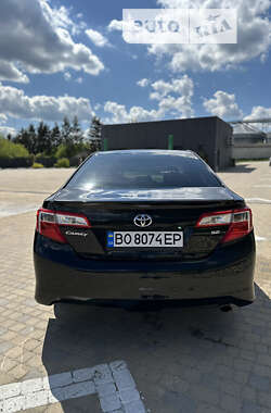 Седан Toyota Camry 2013 в Тернополі