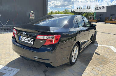 Седан Toyota Camry 2013 в Тернополе