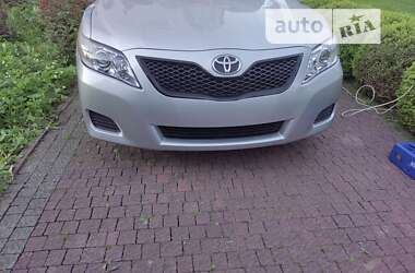 Седан Toyota Camry 2011 в Хмельницком