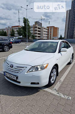 Седан Toyota Camry 2006 в Києві