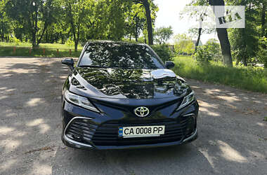 Седан Toyota Camry 2023 в Звенигородке