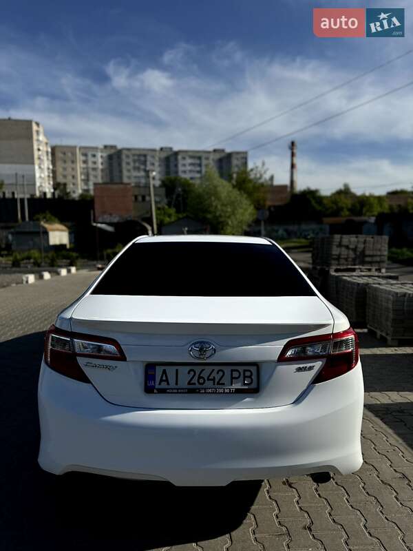 Седан Toyota Camry 2013 в Фастові