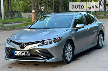 Седан Toyota Camry 2018 в Тернополі