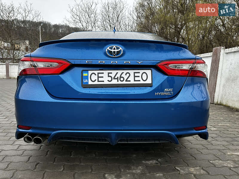 Седан Toyota Camry 2018 в Чернівцях