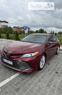 Седан Toyota Camry 2018 в Стрые