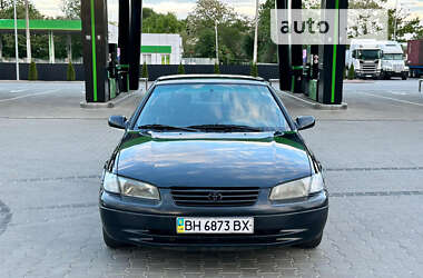 Седан Toyota Camry 1999 в Одессе