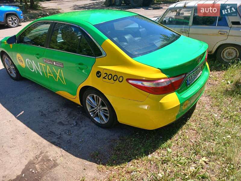 Седан Toyota Camry 2017 в Харкові