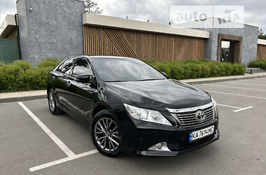 Седан Toyota Camry 2012 в Киеве