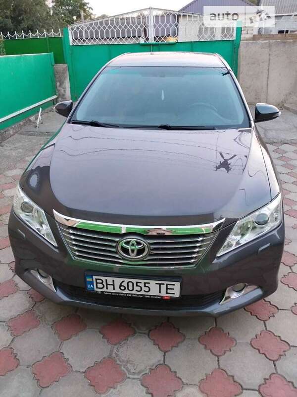 Седан Toyota Camry 2013 в Болграді