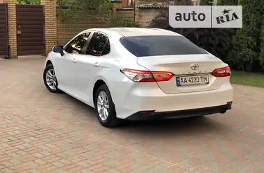 Toyota Camry 2018