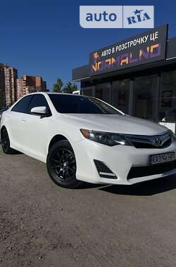 Седан Toyota Camry 2015 в Киеве