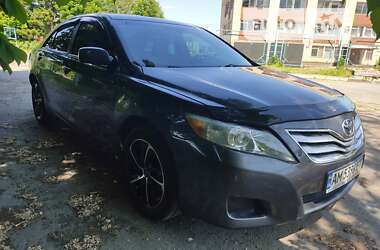 Седан Toyota Camry 2010 в Житомире