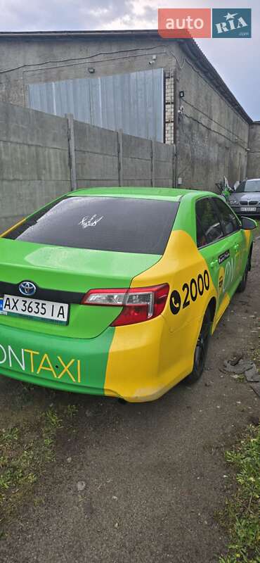 Седан Toyota Camry 2013 в Харкові