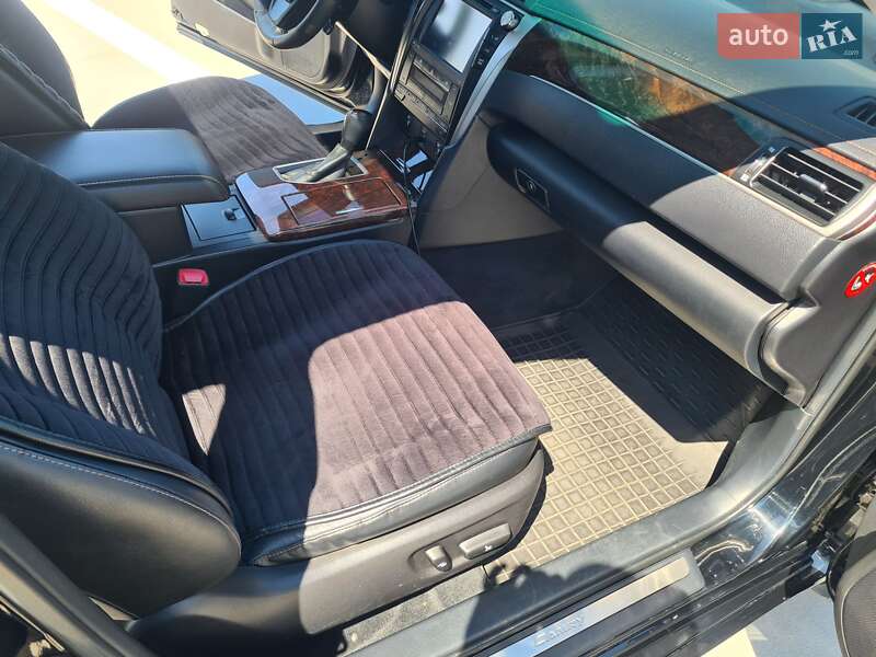 Седан Toyota Camry 2016 в Києві