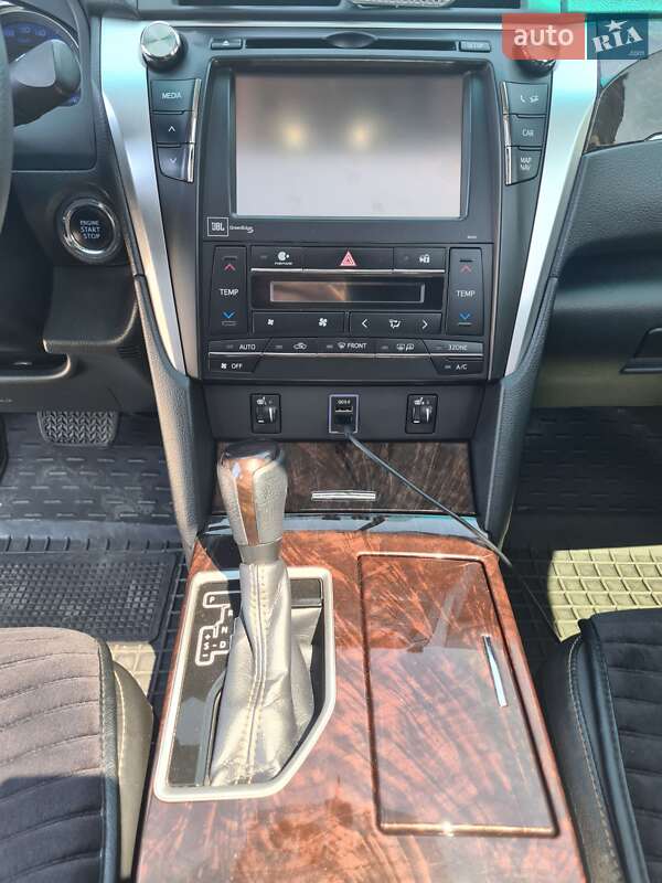 Седан Toyota Camry 2016 в Києві