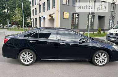 Седан Toyota Camry 2011 в Києві