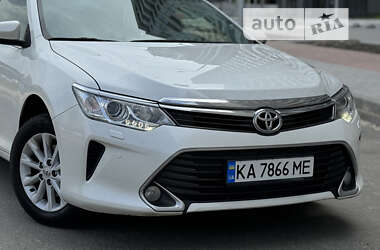 Седан Toyota Camry 2014 в Киеве