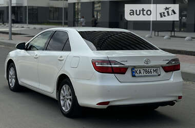 Седан Toyota Camry 2014 в Киеве