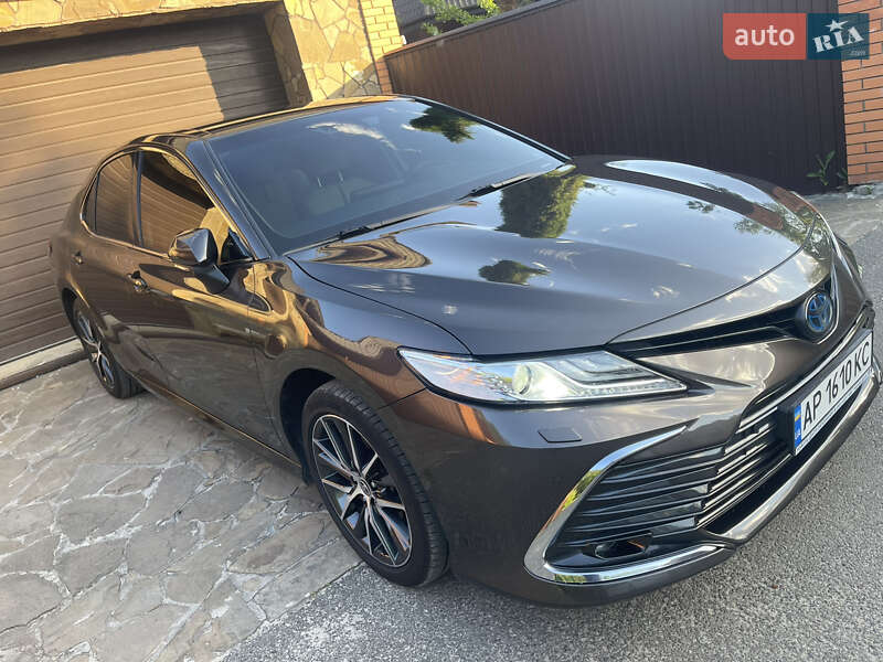 Седан Toyota Camry 2023 в Києві