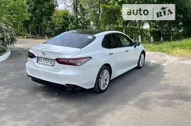 Седан Toyota Camry 2019 в Києві