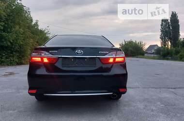 Седан Toyota Camry 2017 в Житомире