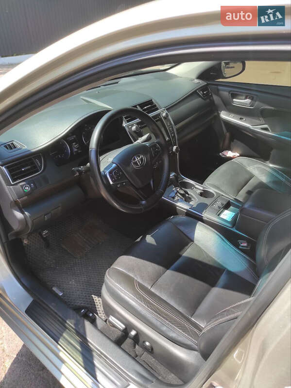 Седан Toyota Camry 2014 в Чернигове