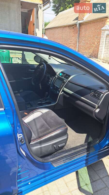 Седан Toyota Camry 2017 в Кропивницькому