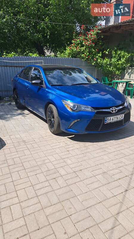 Седан Toyota Camry 2017 в Кропивницькому