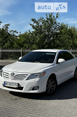 Седан Toyota Camry 2010 в Львові