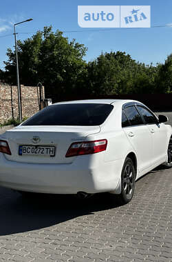 Седан Toyota Camry 2010 в Львові