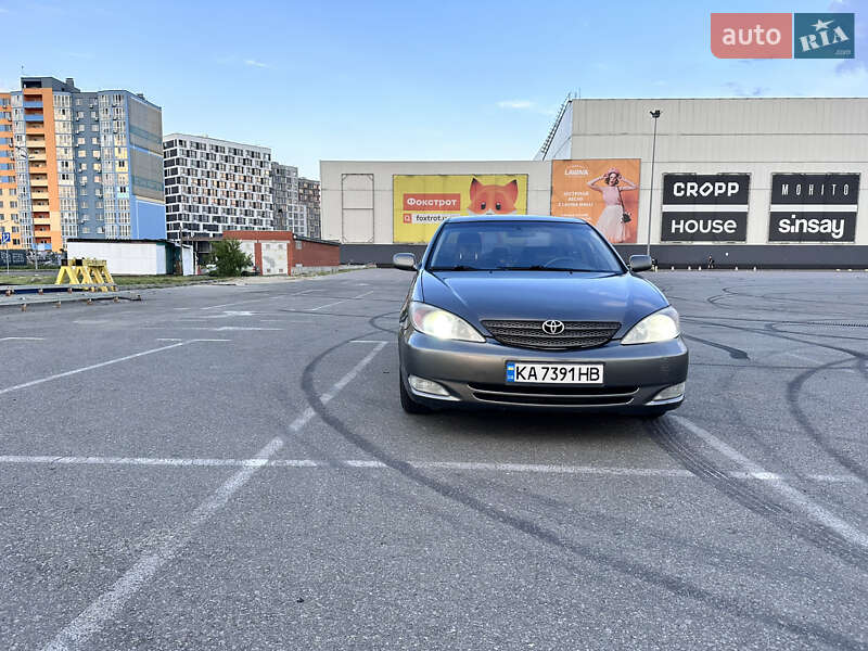 Седан Toyota Camry 2002 в Сумах