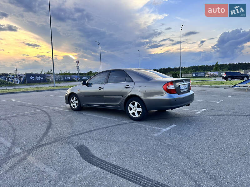 Седан Toyota Camry 2002 в Сумах