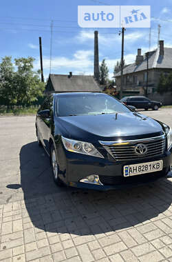 Седан Toyota Camry 2013 в Покровске