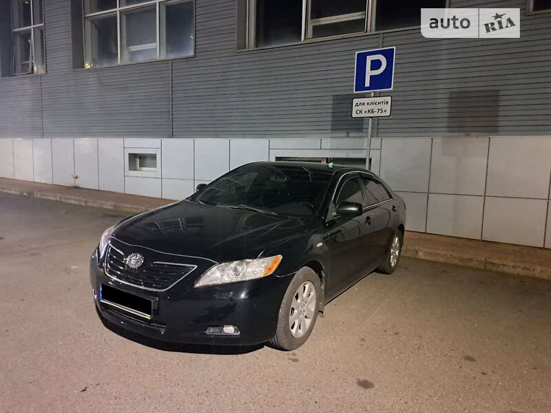 Седан Toyota Camry 2007 в Кривому Розі