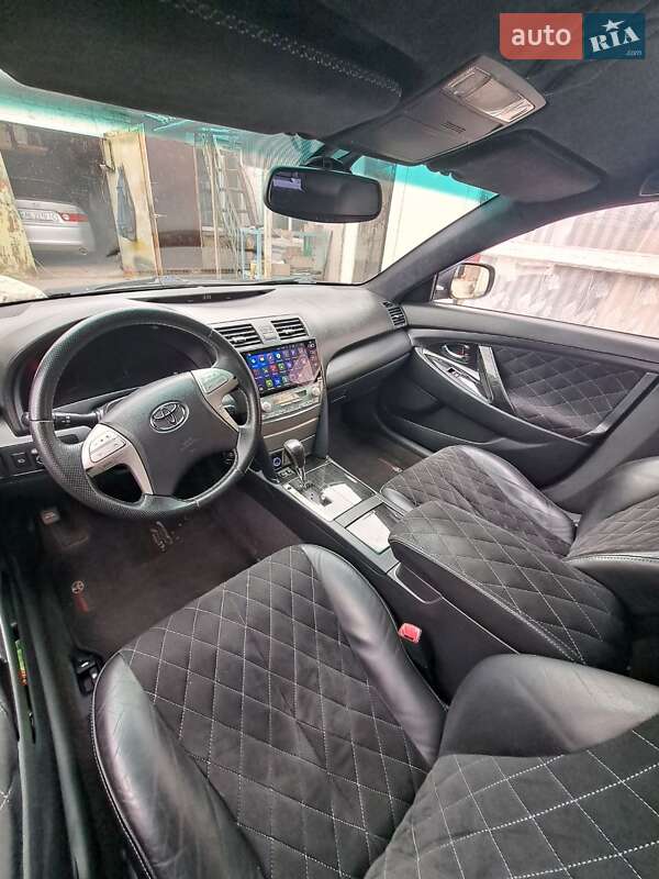 Седан Toyota Camry 2007 в Кривом Роге