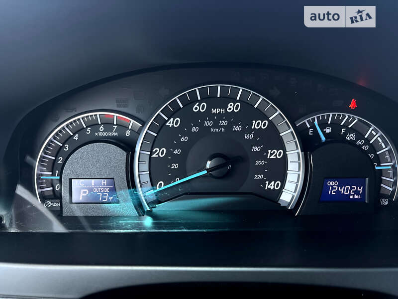 Седан Toyota Camry 2013 в Киеве