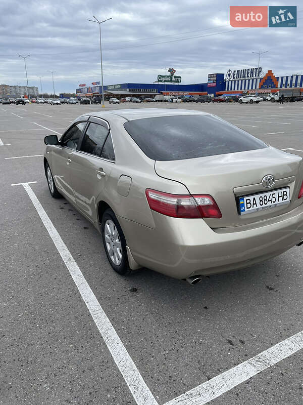Седан Toyota Camry 2007 в Кропивницком