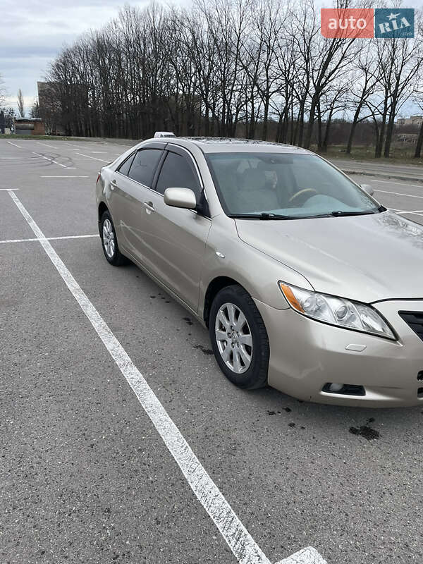 Седан Toyota Camry 2007 в Кропивницком
