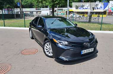 Седан Toyota Camry 2018 в Києві