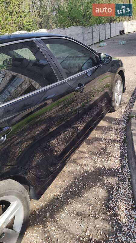 Седан Toyota Camry 2012 в Каменском