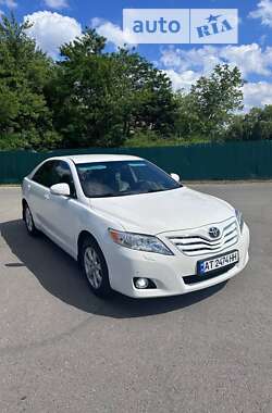 Седан Toyota Camry 2011 в Ивано-Франковске