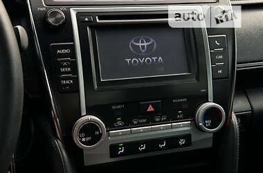Седан Toyota Camry 2011 в Кривому Розі