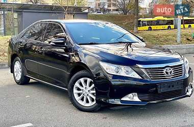 Седан Toyota Camry 2012 в Броварах